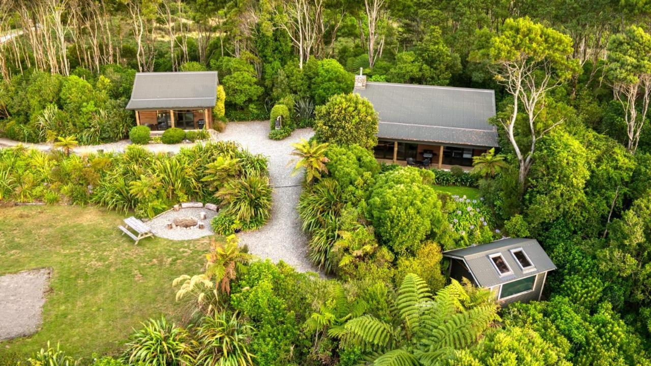 Paparoa Beach Hideaway With Hot Tub Barrytown Exterior foto