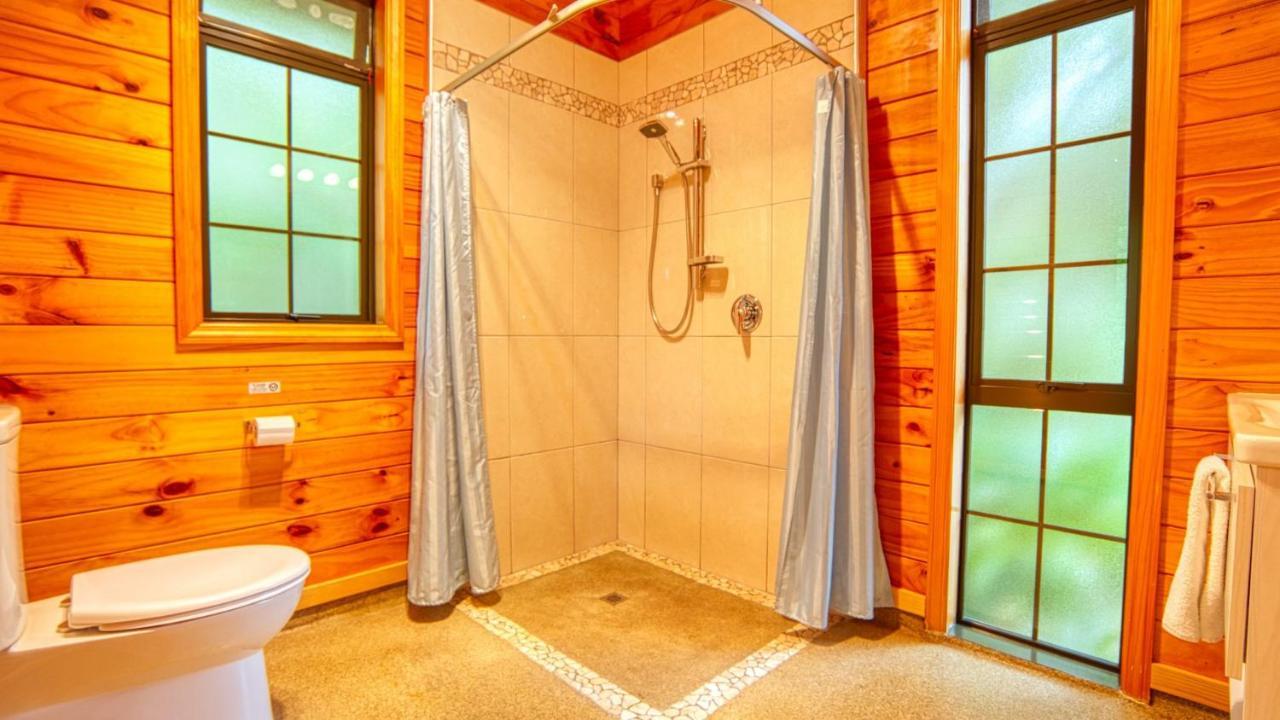 Paparoa Beach Hideaway With Hot Tub Barrytown Exterior foto