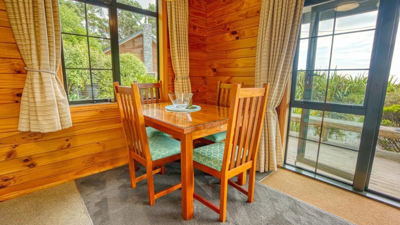 Paparoa Beach Hideaway With Hot Tub Barrytown Exterior foto