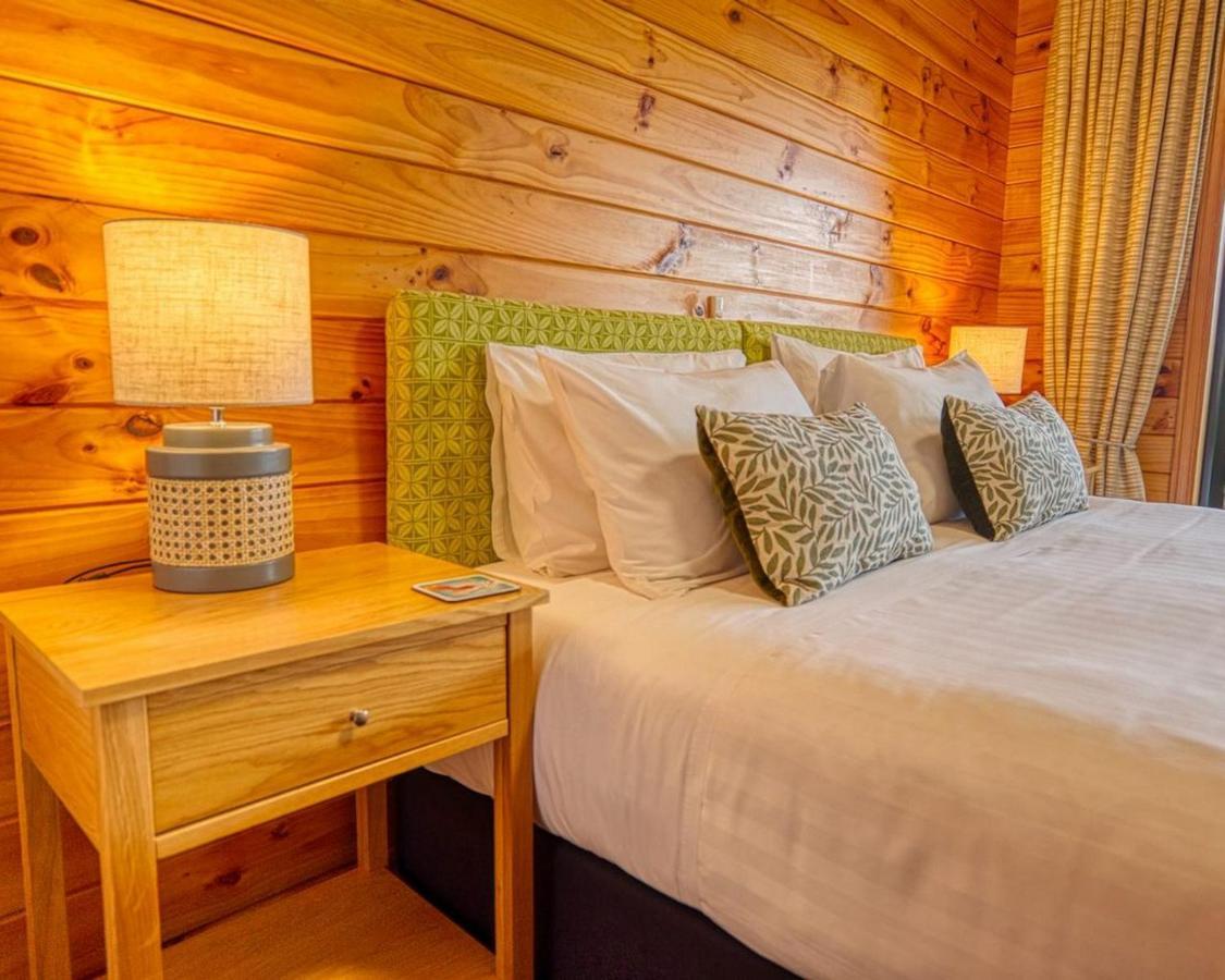 Paparoa Beach Hideaway With Hot Tub Barrytown Exterior foto