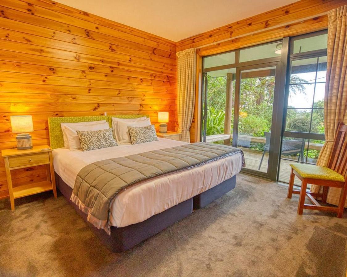 Paparoa Beach Hideaway With Hot Tub Barrytown Exterior foto