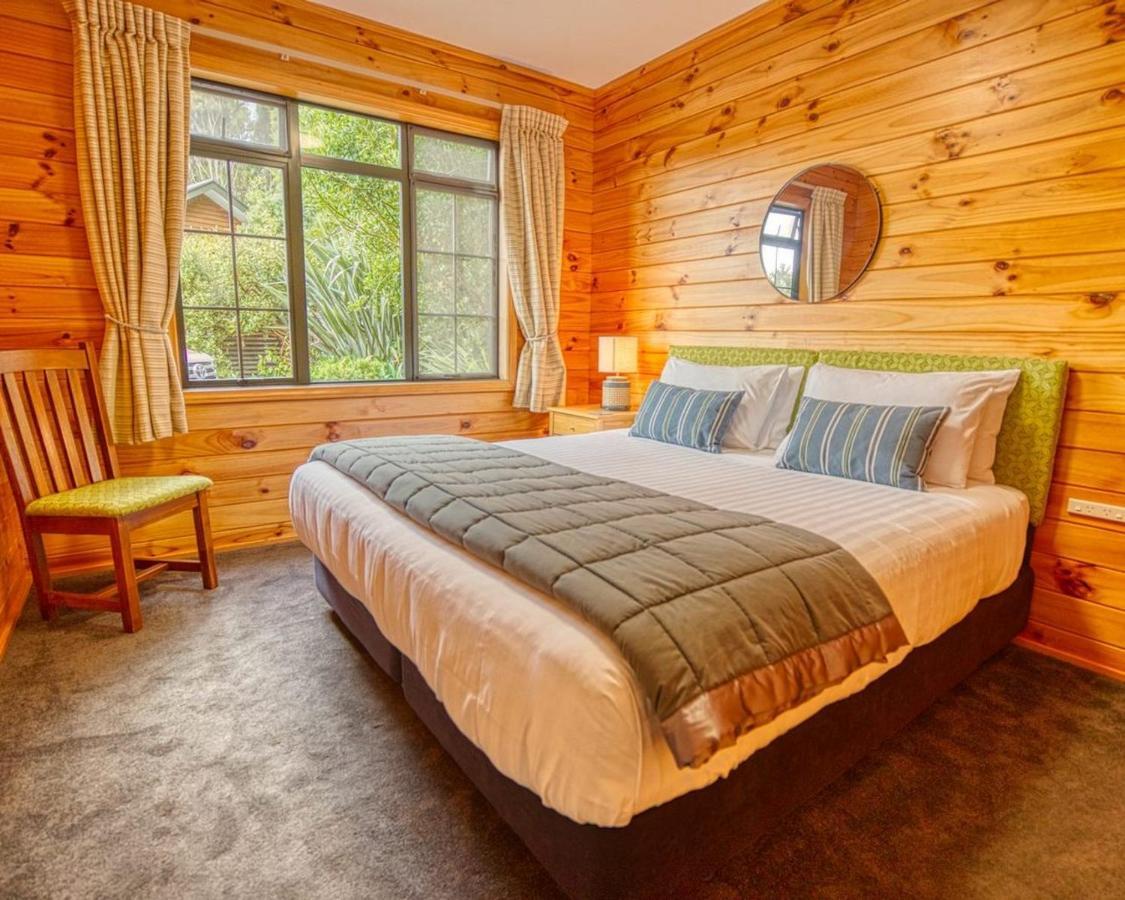 Paparoa Beach Hideaway With Hot Tub Barrytown Exterior foto
