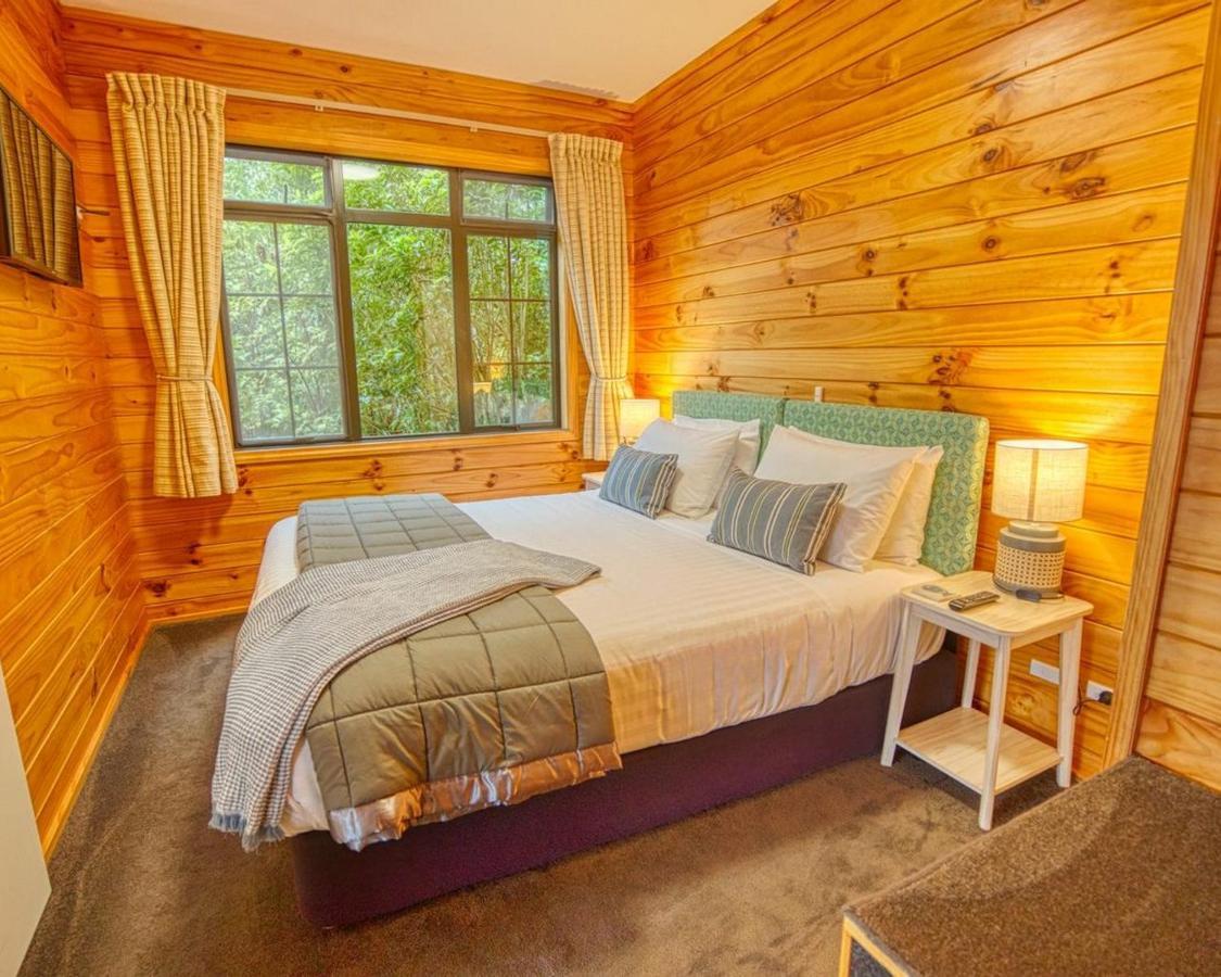 Paparoa Beach Hideaway With Hot Tub Barrytown Exterior foto